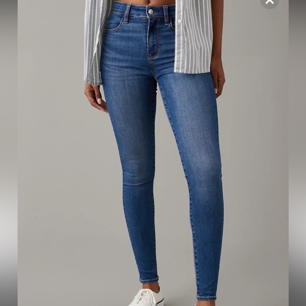 AMERICAN EAGLE JEANS